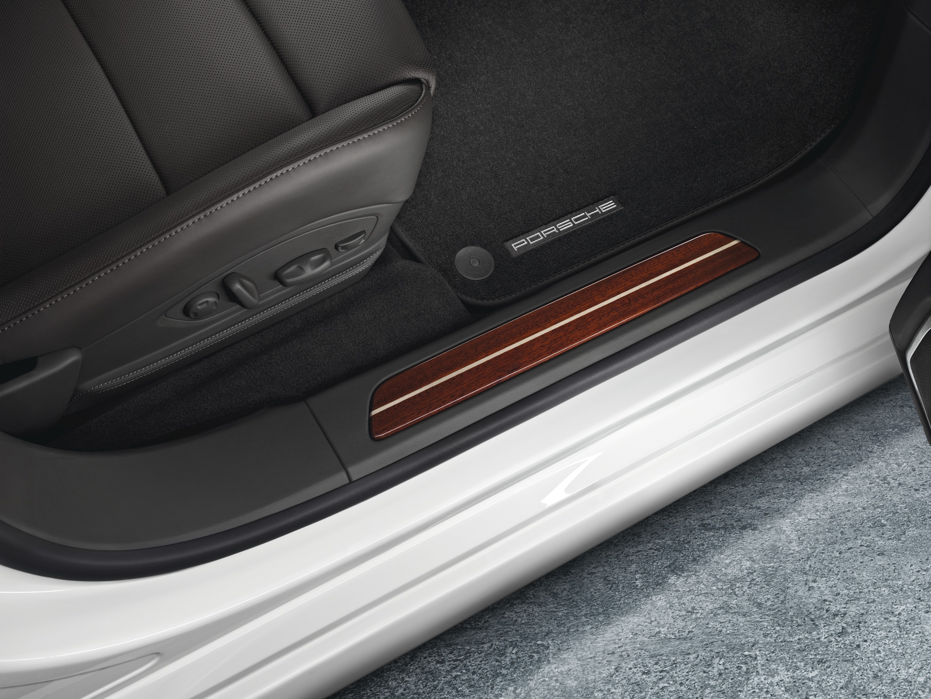�������� ������ � ����������� �������� ������� Mahogany Yachting | Porsche Panamera Long