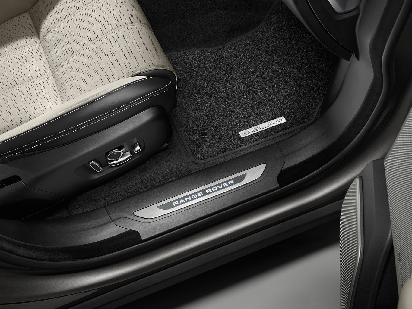 �������� �� ������� ������ � ������������ | Range Rover Velar 2017 -