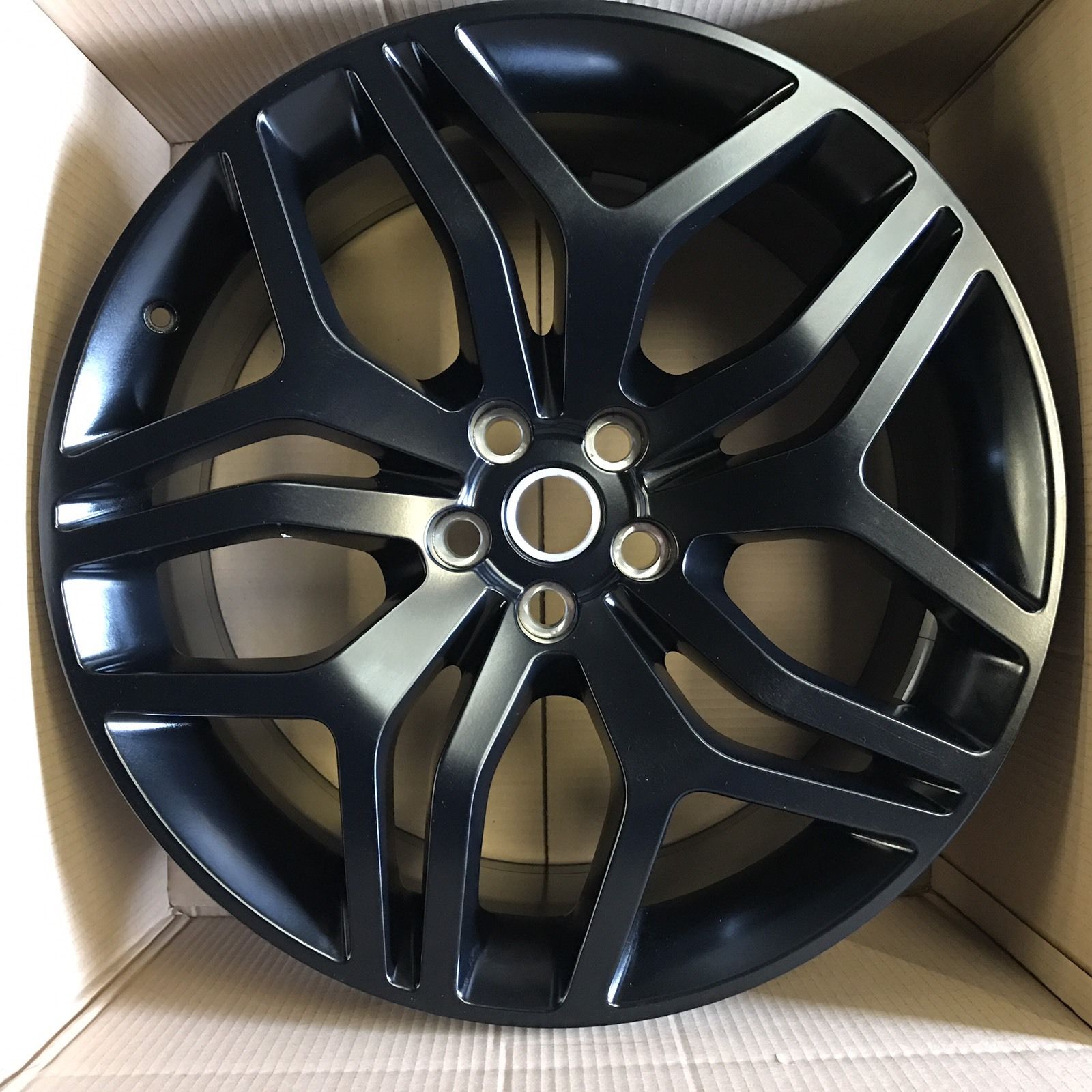������� ���� R-22 Steal Pack Black | Range Rover Sport
