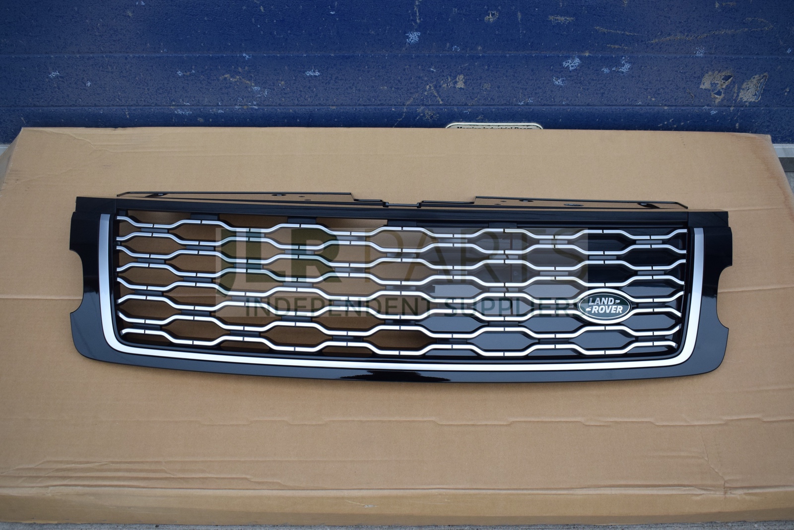 ����� �������� Black PHEV | Range Rover 2018 -
