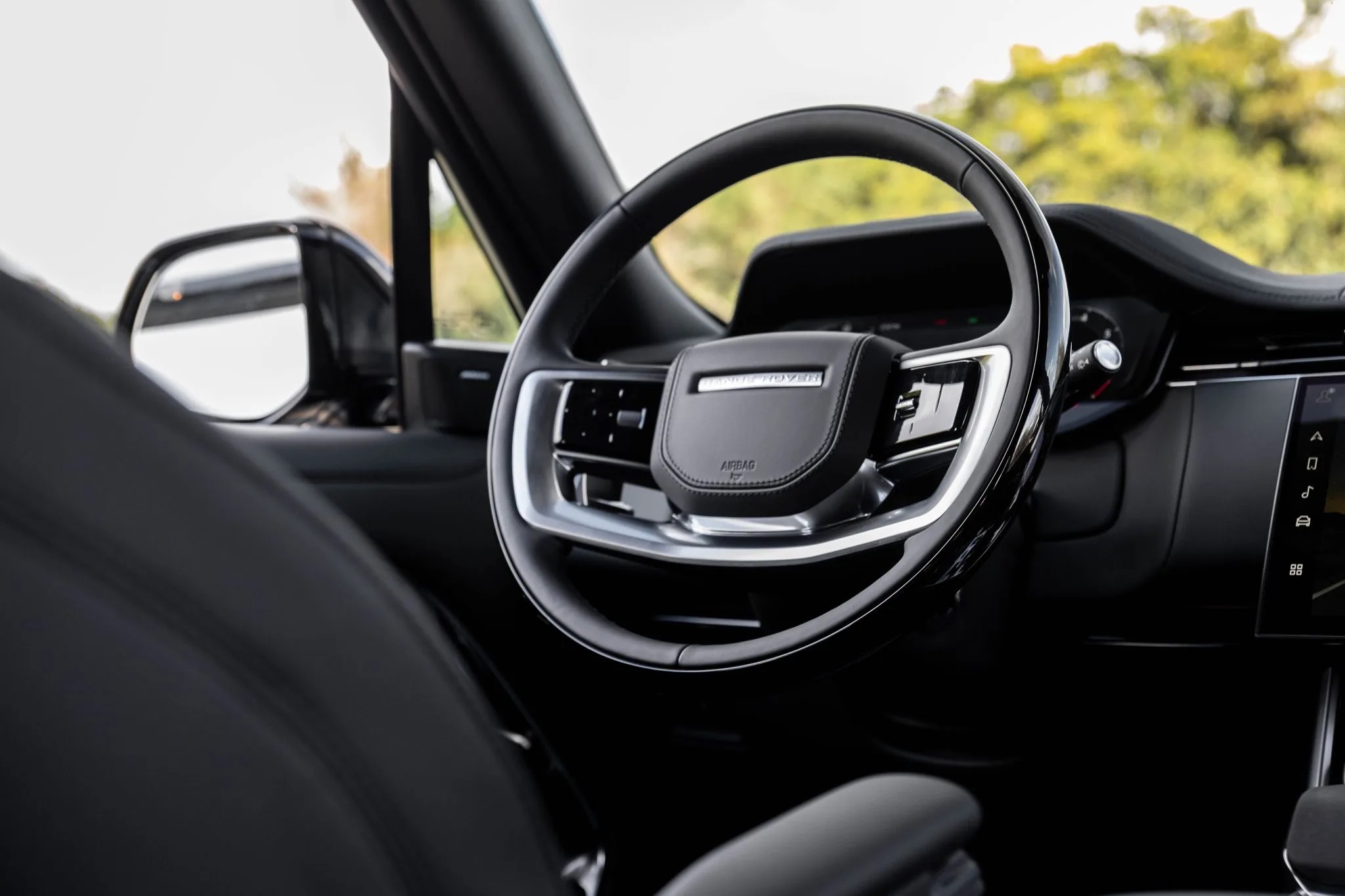 ������� ������ Grand Black ������ �� ���� | Range Rover 2022 -