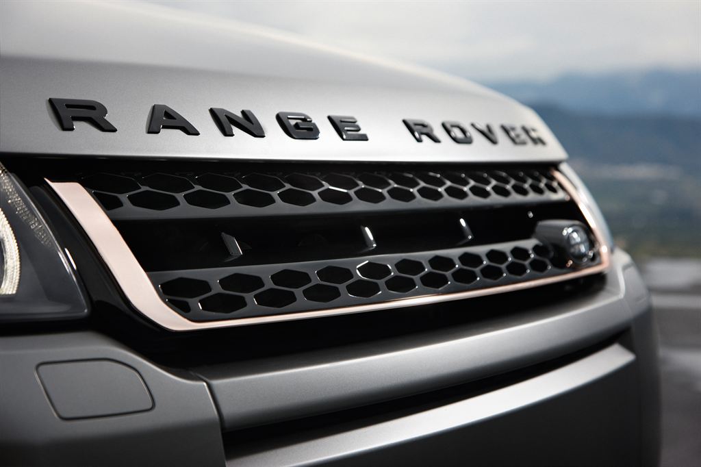 ����� �������� Black Limited Edition Victoria Beckham | Range Rover Evoque