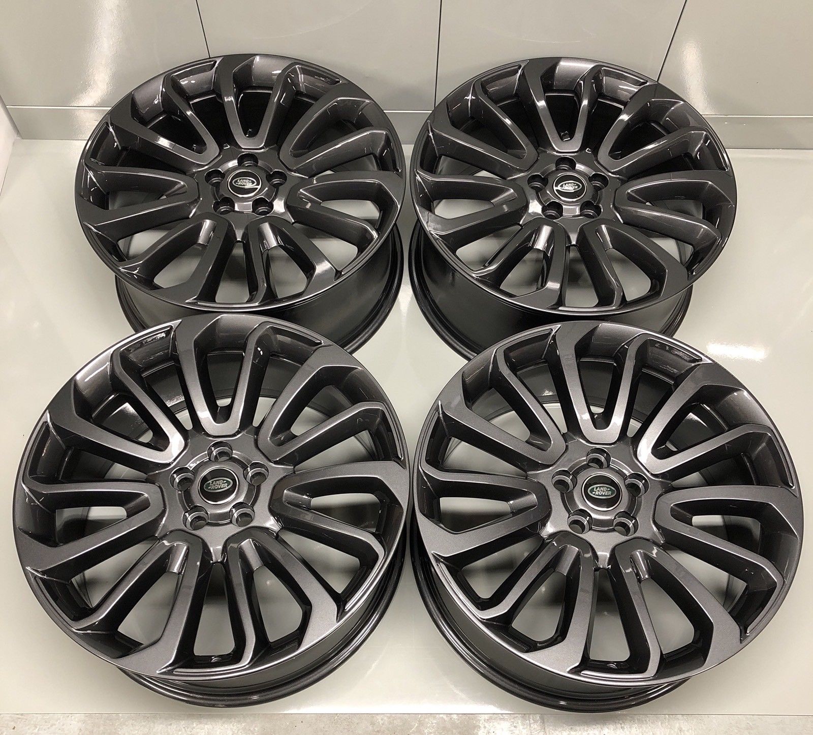 ������� ���� R-22 Tech Grey | Range Rover SV Autobiography