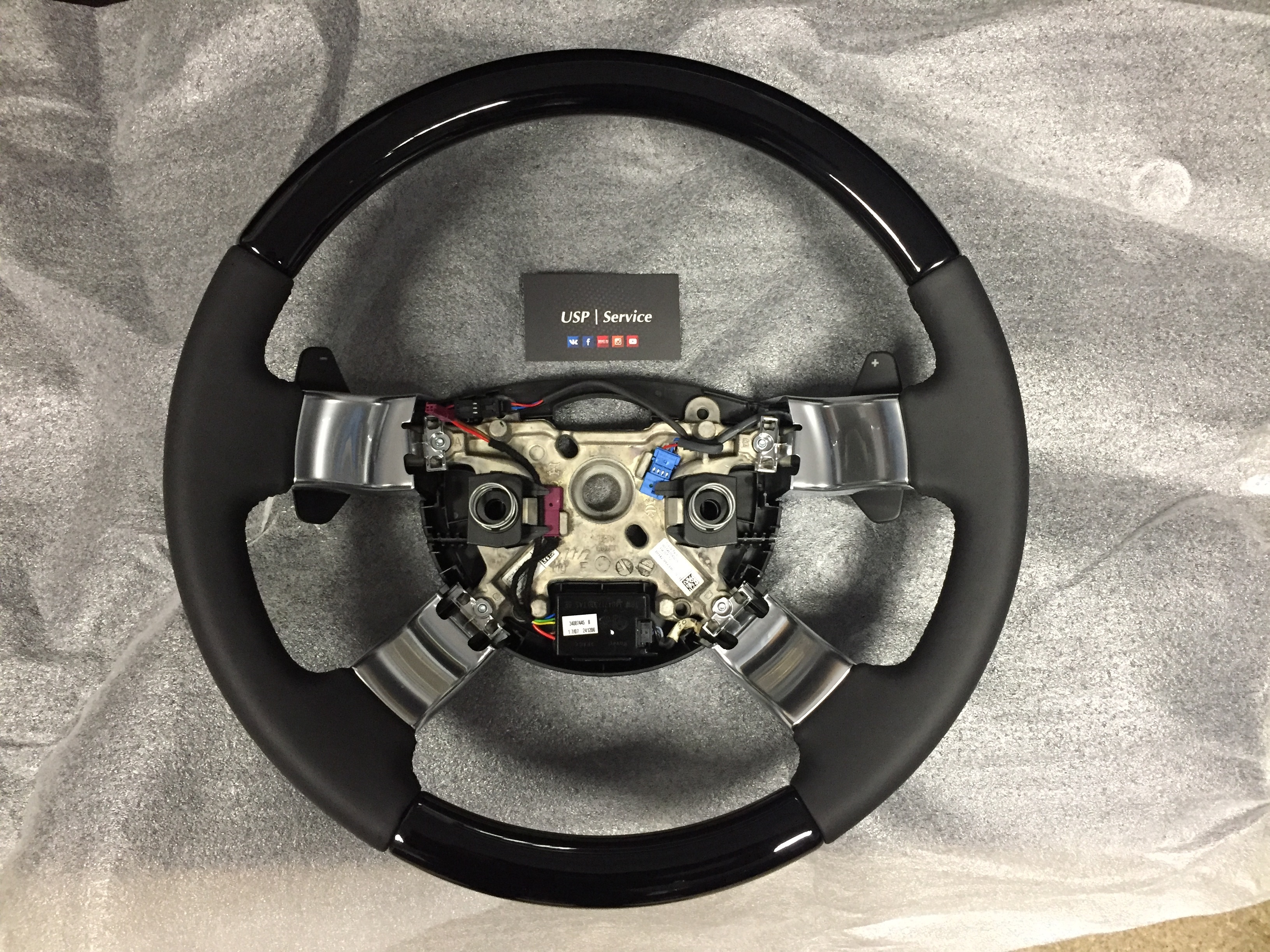 ������� ������ Grand Black Lacquer| Range Rover