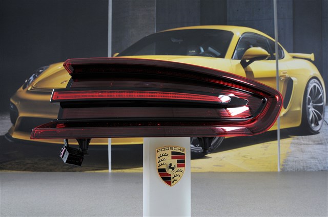 ˳���� ������ RH (������), ��������� Black | Porsche Macan