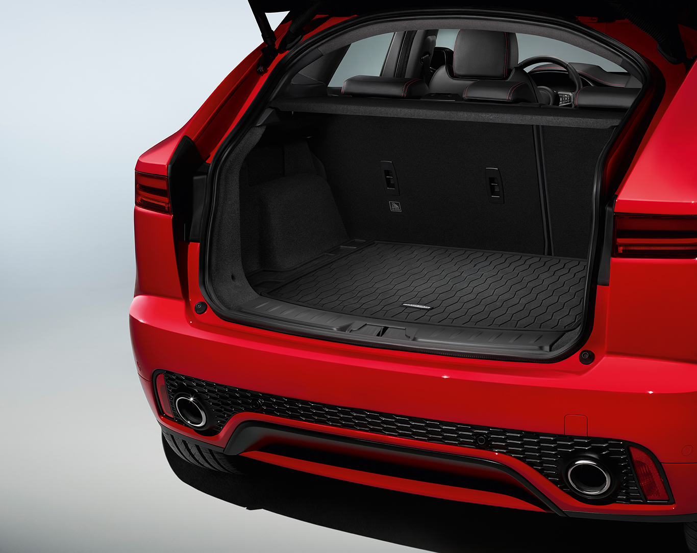 ������� ������� ��� ��������� �������� | Jaguar E-Pace 2017 -