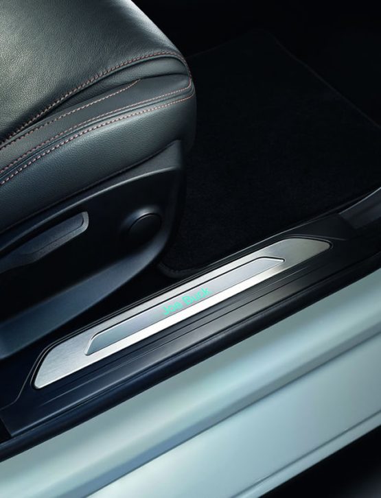 �������������� �������� �� ������ � ������������ | Jaguar XE
