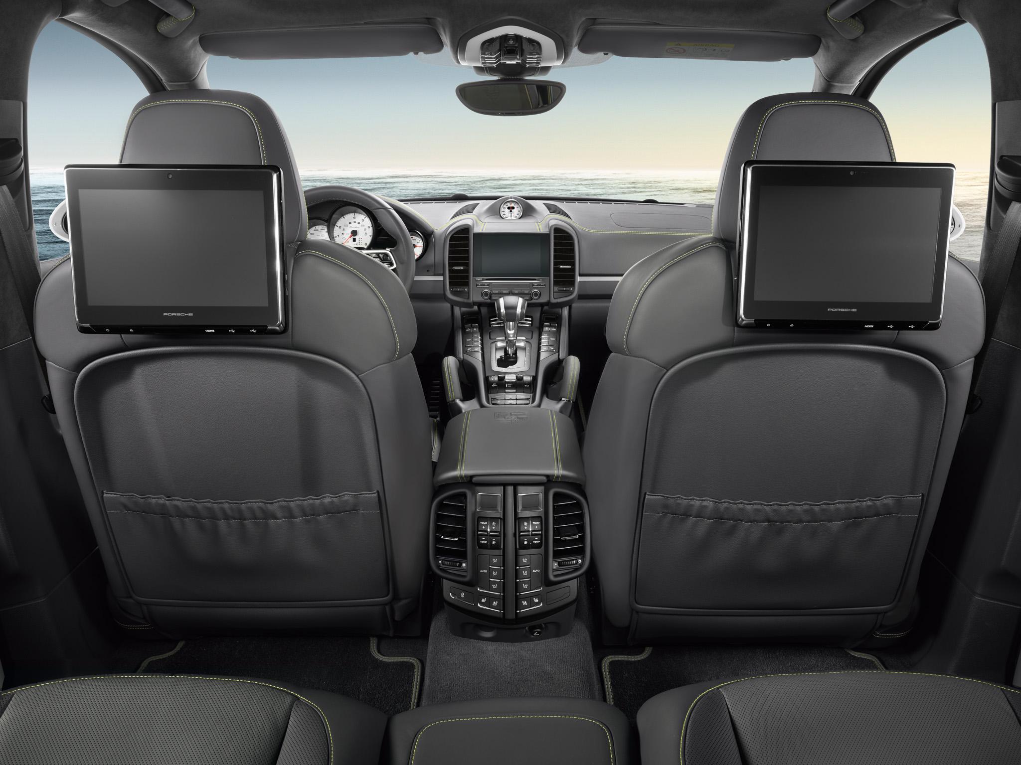 ������������ ������� ��� ������ �������� Porsche Rear Entertainment | Porsche Cayenne