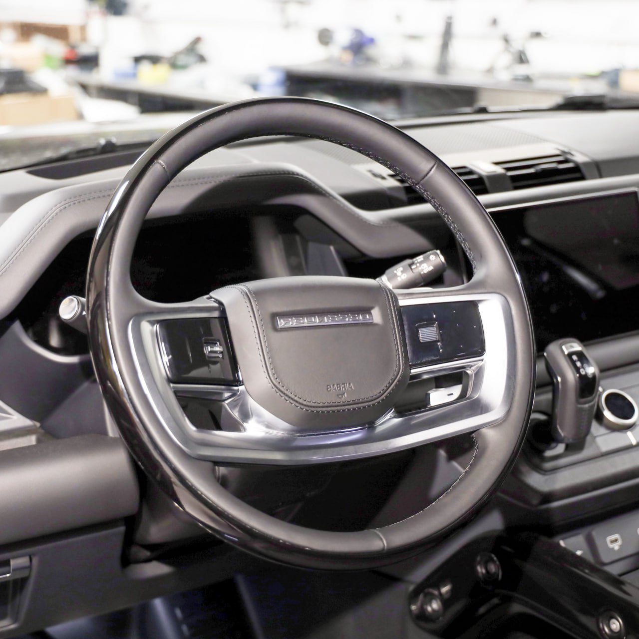 ��������� ��������� ������ �� Defender �� Range Rover L460