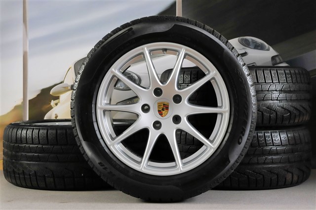 �-� ����� R18 Panamera S � ������������ ������� ����� | Porsche Panamera
