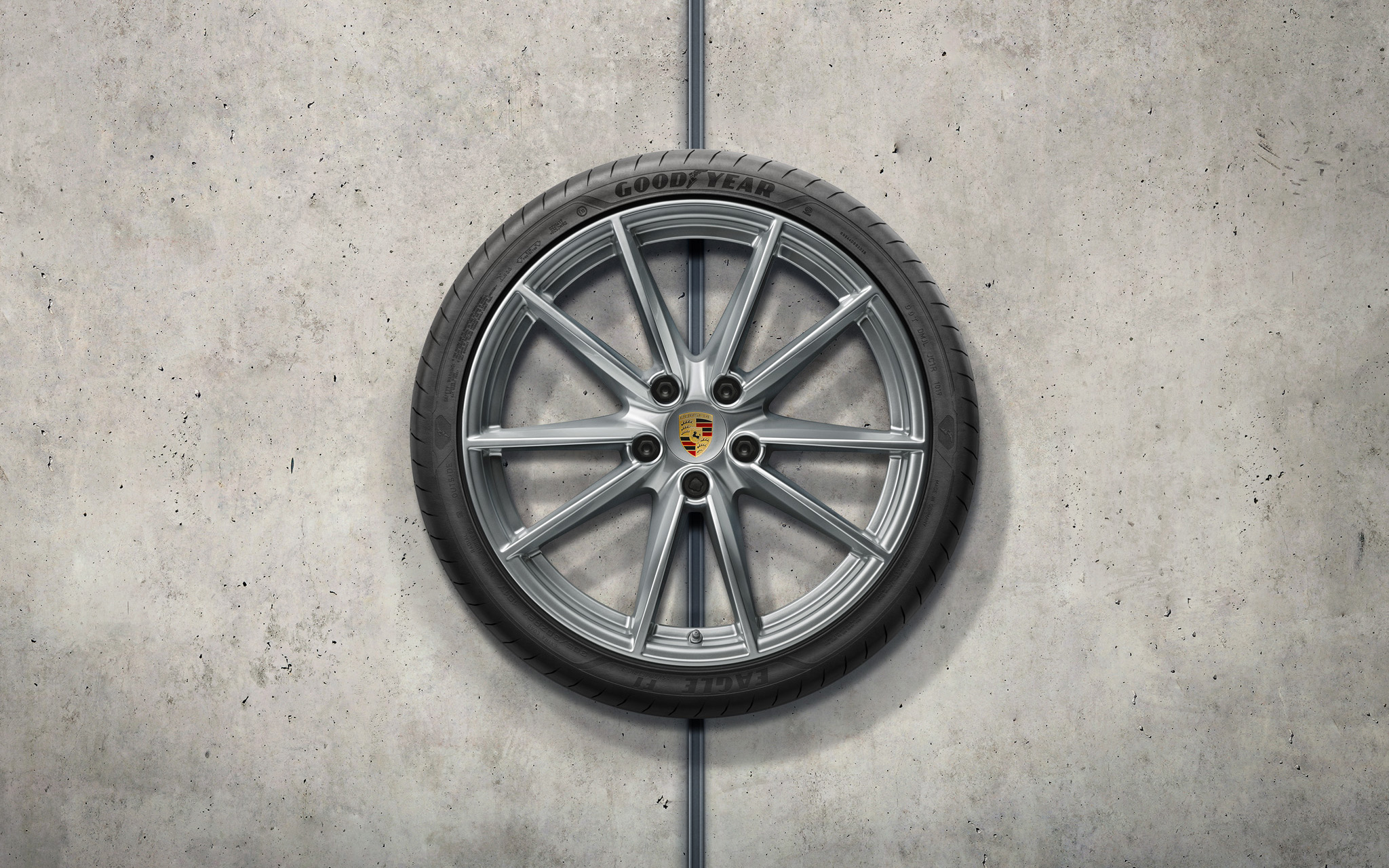 �������� ����� ���� <p>� 20/21-��������� ������� Carrera S